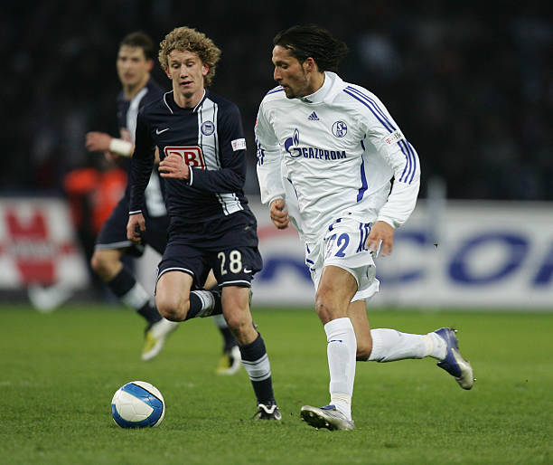 虽然年轻球 虽然年轻球