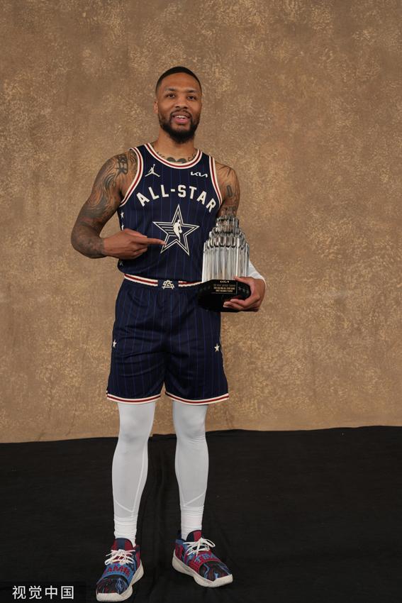 她们不仅在 她们不仅在